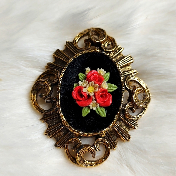 Vintage Floral Cameo - Picture 2 of 7